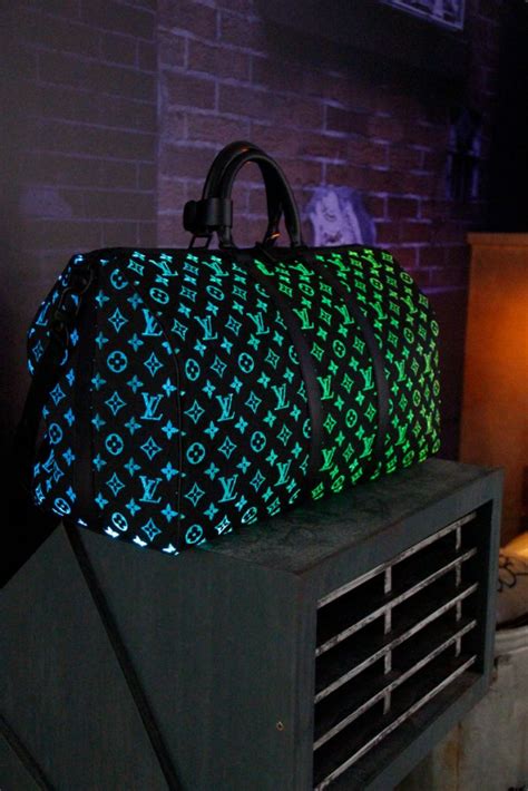 louis vuitton overval|Louis Vuitton light up.